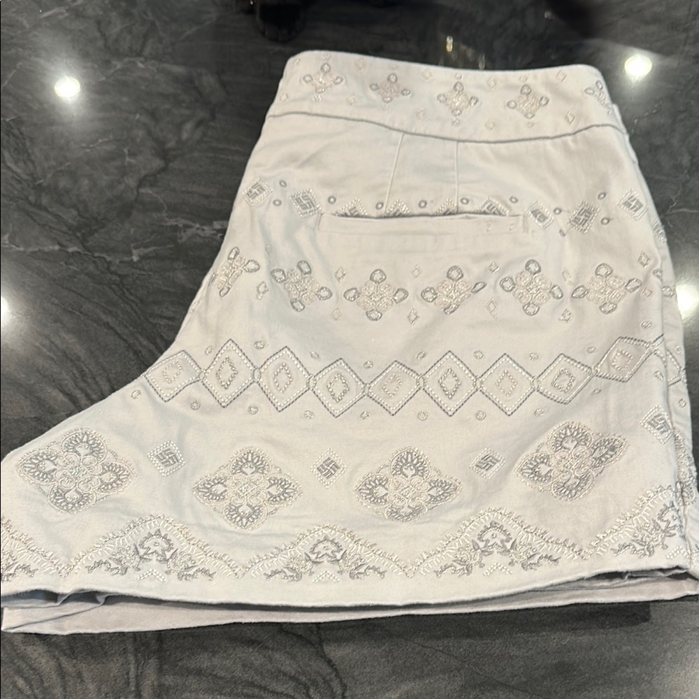 White House Black Market Light Gray Embroidered Mini Skirt